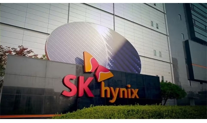 El presidente de SK, Choi Tae-won, promete a Hynix ampliar la producción de HBM y señala que la IA genera una importante incertidumbre en el mercado